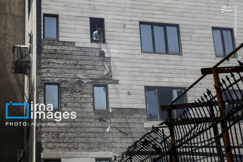 عکس/ آتش سوزی انبار لوازم یدکی موتورسیکلت