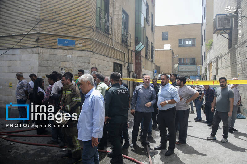 عکس/ آتش سوزی انبار لوازم یدکی موتورسیکلت