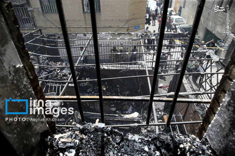 عکس/ آتش سوزی انبار لوازم یدکی موتورسیکلت