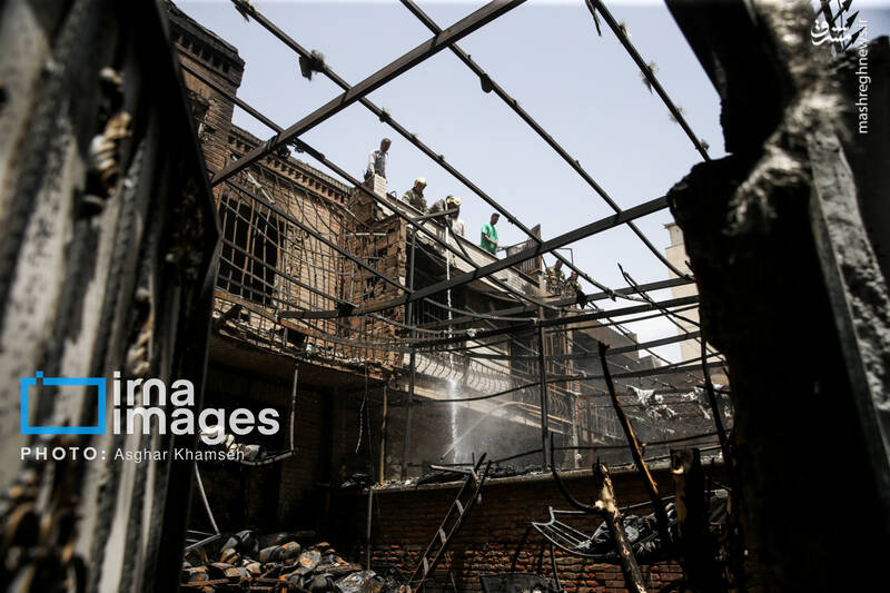 عکس/ آتش سوزی انبار لوازم یدکی موتورسیکلت