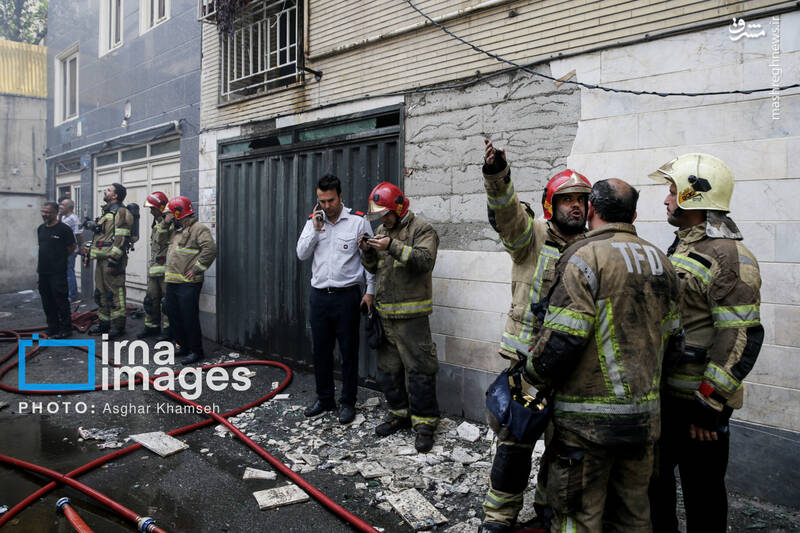 عکس/ آتش سوزی انبار لوازم یدکی موتورسیکلت