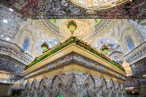 عکس/ گل‌آرایی ضریح سیدالشهدا در آستانه ولادت امام رئوف