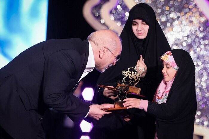 قالیباف از دختران شهدای مقاومت و خدمت تجلیل کرد