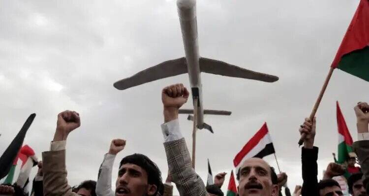 رادیو ارتش اسرائیل: یمن یک چرخه مستقل تولید سلاح در یمن ایجاد کرده است/ شبکه ۱۴ رژیم صهیونسیتی: یمن همچنان ما را تهدید می‌کند، گویی اتفاقی برای آنها رخ نداده است/ اظهارات وقیحانه وزرای صهیونیست علیه مردم غزه