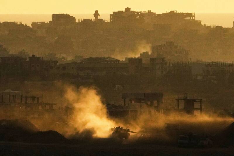 رادیو ارتش اسرائیل: یمن یک چرخه مستقل تولید سلاح در یمن ایجاد کرده است/ شبکه ۱۴ رژیم صهیونسیتی: یمن همچنان ما را تهدید میکند، گویی اتفاقی برای آنها رخ نداده است/ اظهارات وقیحانه وزرای صهیونیست علیه مردم غزه