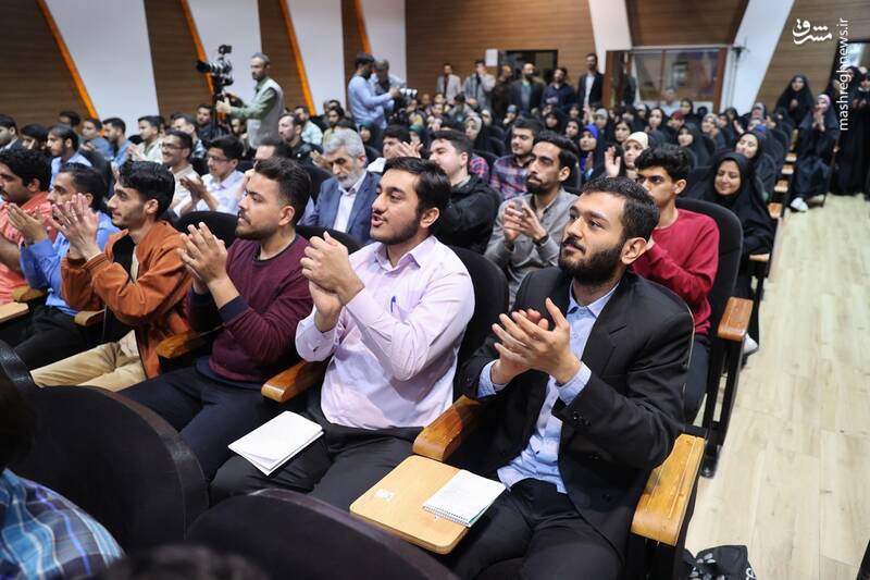 نشست صمیمانه قالیباف با تشکل‌های دانشجویی استان گلستان