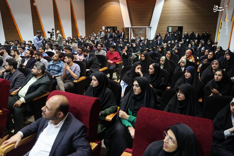 نشست صمیمانه قالیباف با تشکل‌های دانشجویی استان گلستان