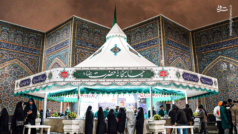 روایتی گرم در چایخانه حضرت رضا(ع)