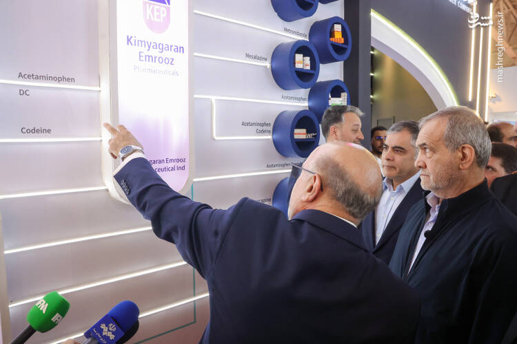 عکس/ بازدید پزشکیان از بیست و نهمین نمایشگاه بینالمللی نفت