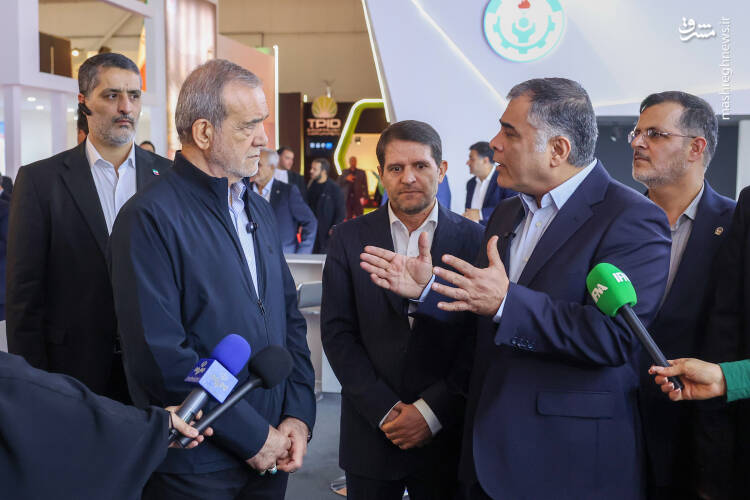 عکس/ بازدید پزشکیان از بیست و نهمین نمایشگاه بینالمللی نفت