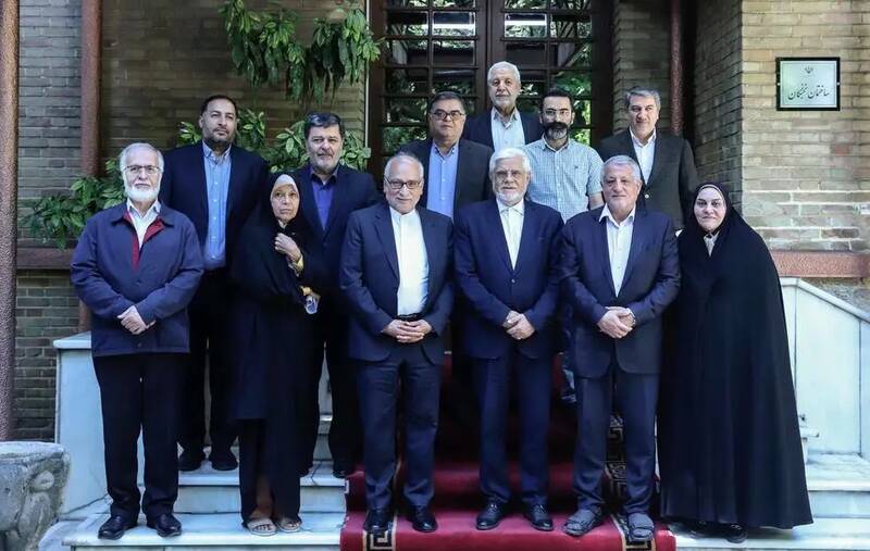 دولت،كشور،ايران،عارف،اشاره،مشكلات،سياسي،اقتصادي،سازندگي،خصوص ...