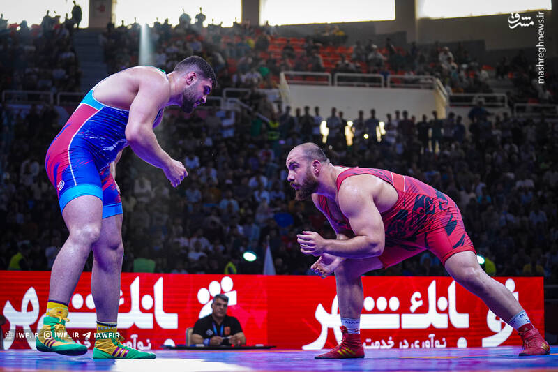 عکس/ چهل و پنجمین دوره رقابت های بین المللی کشتی آزاد جام تختی