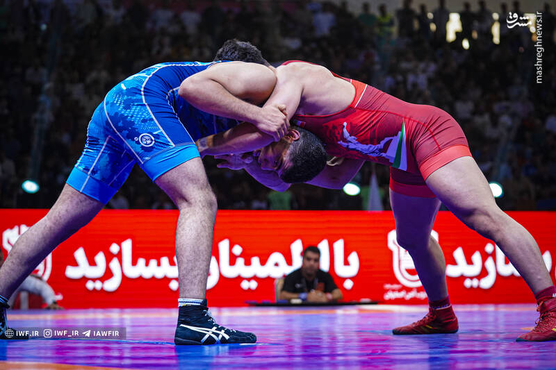 عکس/ چهل و پنجمین دوره رقابت های بین المللی کشتی آزاد جام تختی