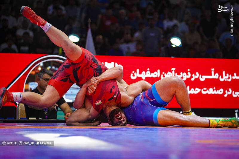 عکس/ چهل و پنجمین دوره رقابت های بین المللی کشتی آزاد جام تختی