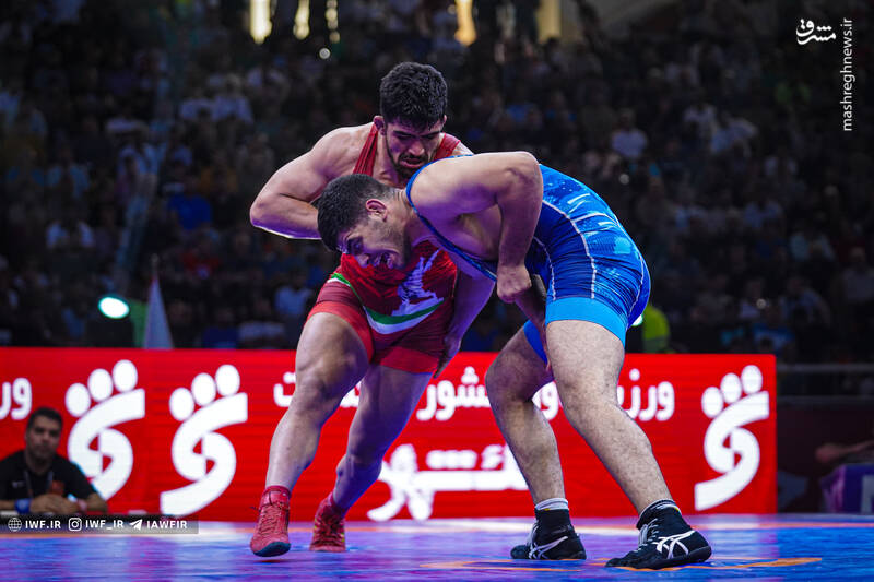 عکس/ چهل و پنجمین دوره رقابت های بین المللی کشتی آزاد جام تختی