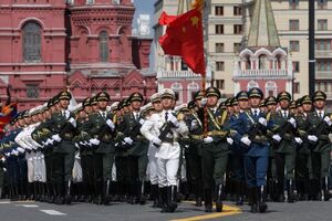 بزرگ‌ترین رژه روز پیروزی در مسکو با حضور نظامیانی از چین و روسیه+ فیلم