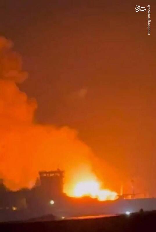 حمله سنگین ارتش هند به ۳ پایگاه هوایی پاکستان/ مقر فرماندهی مرکزی ارتش پاکستان در راولپندی آماج موشکهای کروز و بالستیک هندی/ آغاز نبرد دریایی در اقیانوس هند +فیلم و تصاویر