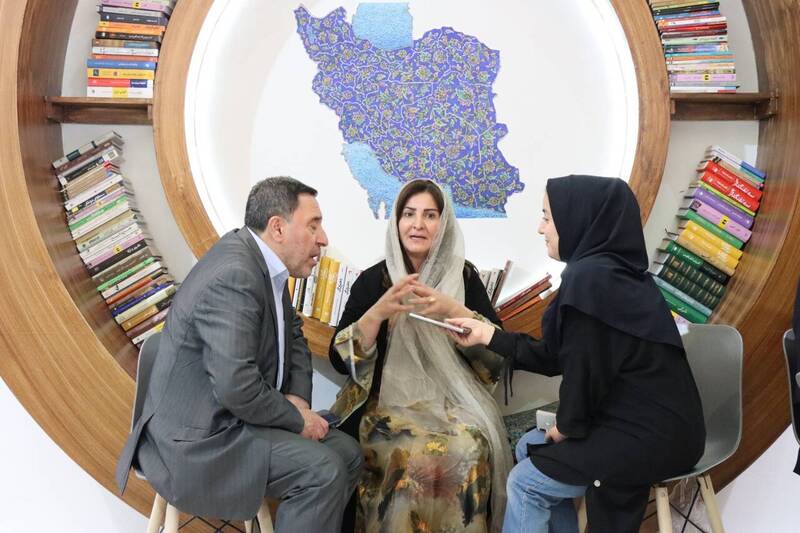 ایران کشوری متمدن با فرهنگی غنی است / ۱۰ درصد از نسخههای خطی ما به زبان فارسی است