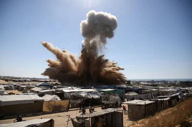 شکست امنیتی رژیم صهیونیستی: ۹ نظامی زخمی در انفجار بمب و حمله راکتی/حمله وحشیانه صهیونیستها به غزه؛ ۲۳ شهید و ۱۲۴ زخمی در ۲۴ ساعت گذشته/ اعتراضات گسترده در سرزمینهای اشغالی؛ ۶۱٪ صهیونیستها خواستار پایان جنگ هستند