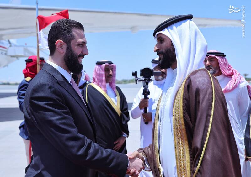 استقبال گرم شاه بحرین از جولانی+ عکس