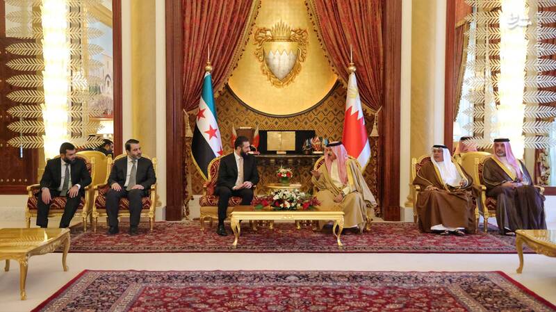 استقبال گرم شاه بحرین از جولانی+ عکس