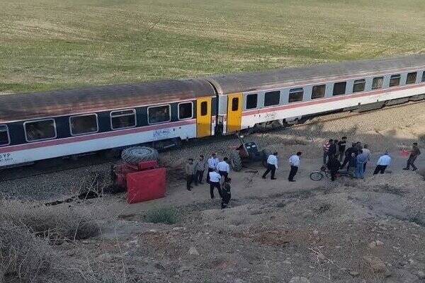 تراكتور،قطار،سرعت،حادثه