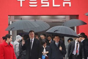 چین به قلب ماسک شلیک می‌کند؟