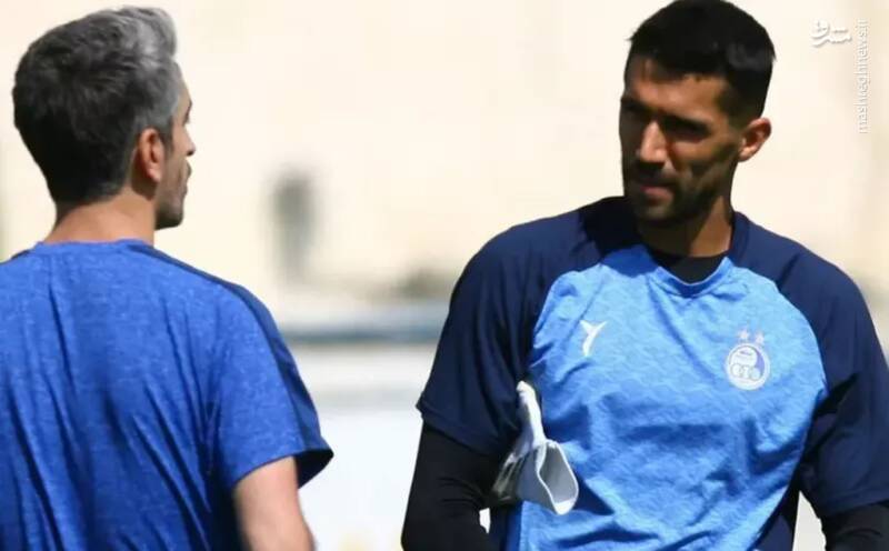 عکس زیرخاکی و خاص از حسینی؛ کاپیتانی که شاگرد همبازیانش شد!