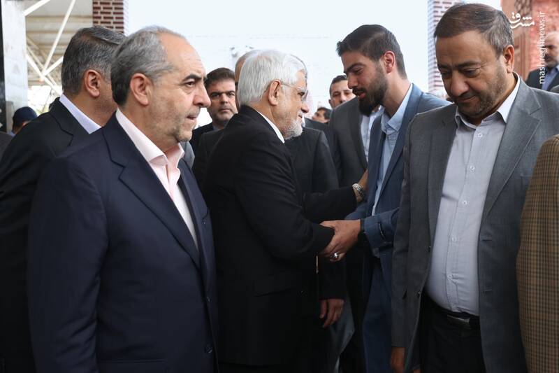 عکس/ حضور عارف در گلزار شهدای وادی رحمت تبریز