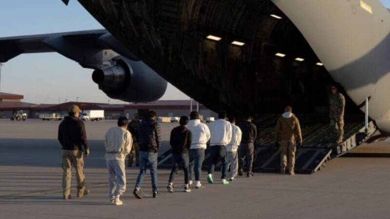 تکاپوی ترامپ برای انتقال مهاجران غیرقانونی به کشورهای دیگر/ رویای مهاجرت به آمریکا در لیبی تعبیر میشود؟!