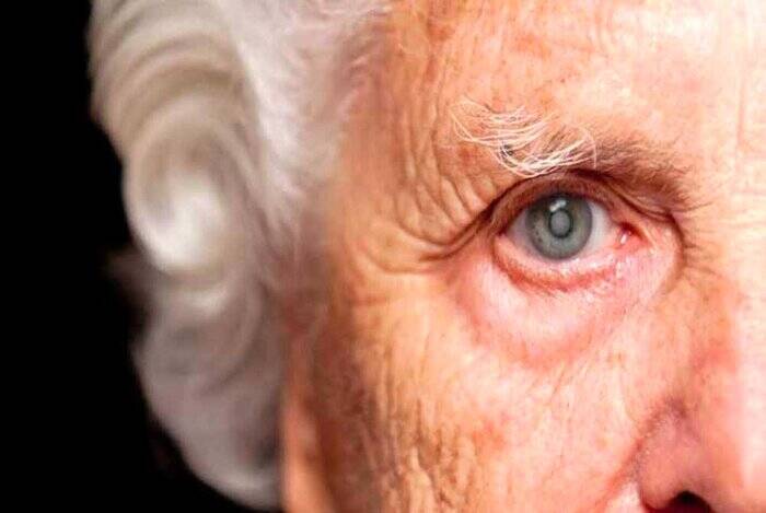 چشمها در گذر زمان؛ چگونه از بینایی خود مراقبت کنیم؟