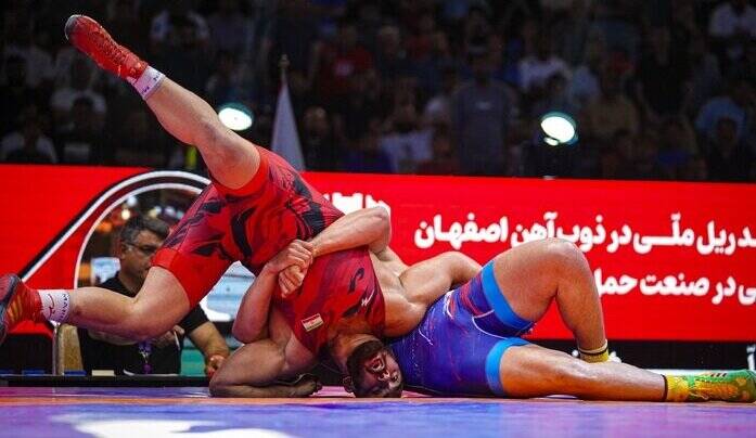 توضیح کارشناس داوری در مورد کشتی جنجالی زارع و معصومی؛ چه کسی حق دارد؟