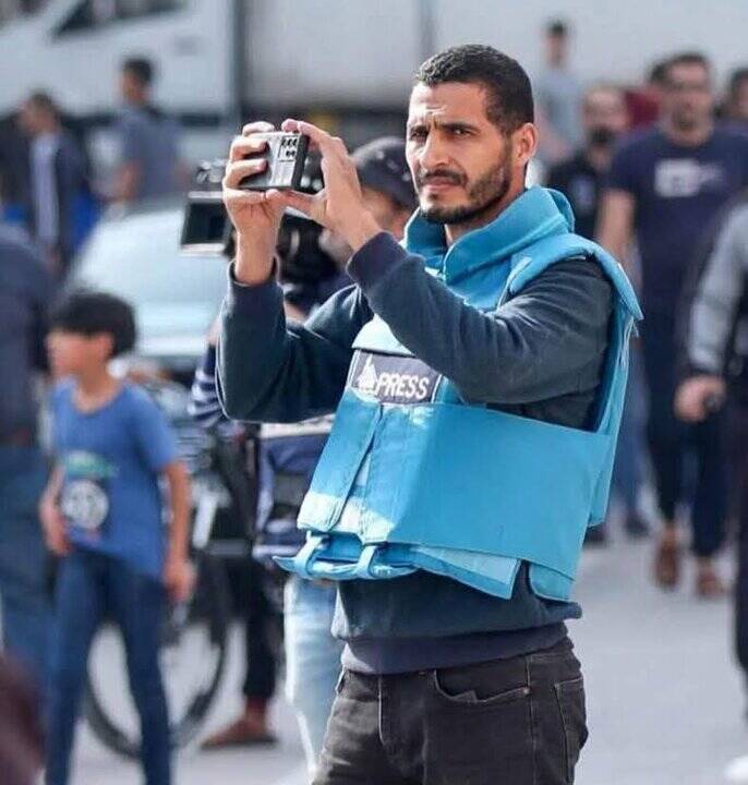 مراسم تشییع پیکر خبرنگار شهید غزه برگزار شد+ فیلم و عکس
