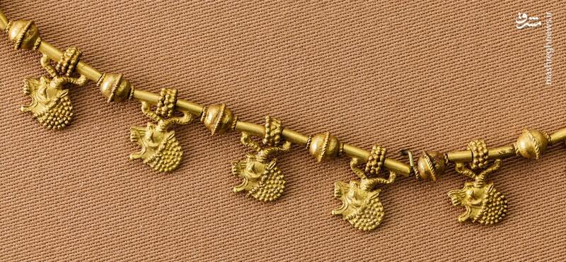 تصاویری از گردنبند طلای هخامنشی کشف شده در همدان