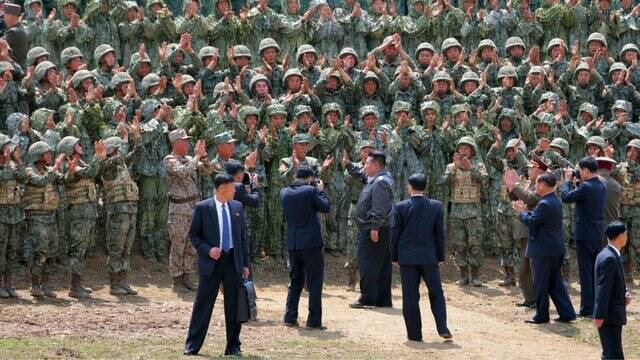 حضور کیم جونگ اون در رزمایش تاکتیکی کرهشمالی