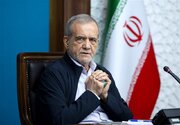 از چالش اقتصادی با همراهی مردم عبور می‌کنیم/ مصوبات دولت نباید روی کاغد باقی بماند!
