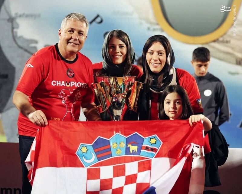 عکس/ دراگان اسکوچیچ و خانوادهاش در جشن قهرمانی تراکتور