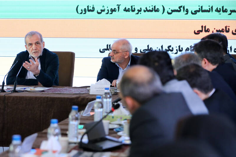 عکس/ نشست برج فناوری اکوسیستم واکسن