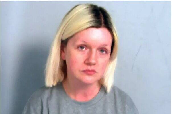 زندگی با اجساد پدر و مادر مومیاییشده