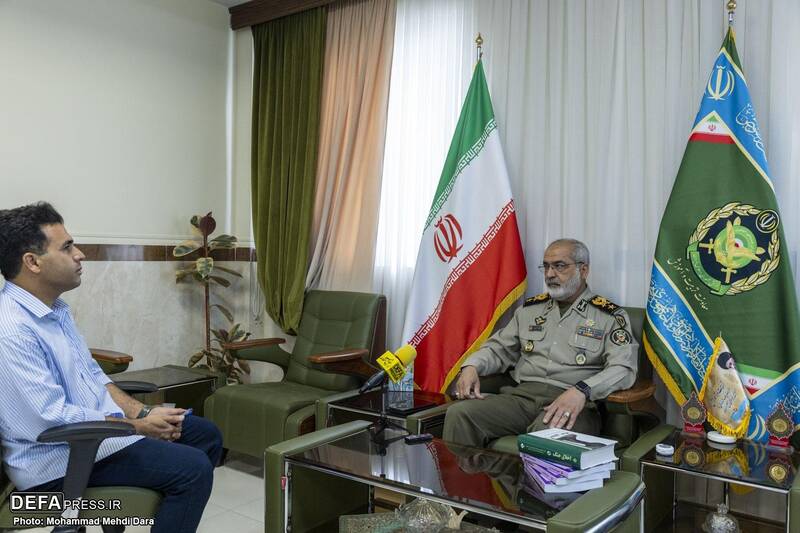 امیر سرتیپ شیخ: جنگ روسیه و اوکراین یک کارگاه آموزشی بزرگ است/فناوریهای رباتیک همچون پهپادها و «شهپادها» را به روز کردهایم/حجم دانشجوی خارجی دافوس دو برابر شده است