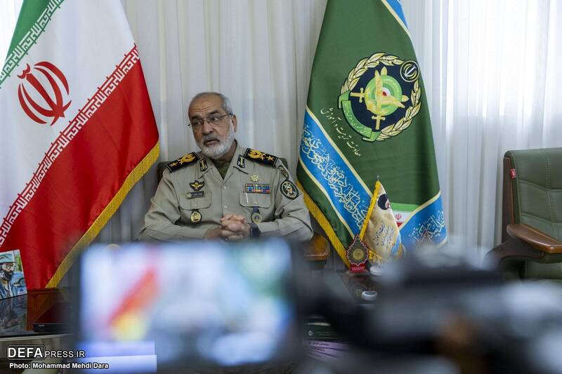 امیر سرتیپ شیخ: جنگ روسیه و اوکراین یک کارگاه آموزشی بزرگ است/فناوریهای رباتیک همچون پهپادها و «شهپادها» را به روز کردهایم/حجم دانشجوی خارجی دافوس دو برابر شده است