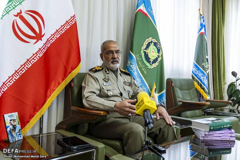 امیر سرتیپ شیخ: جنگ روسیه و اوکراین یک کارگاه آموزشی بزرگ است/فناوریهای رباتیک همچون پهپادها و «شهپادها» را به روز کردهایم/حجم دانشجوی خارجی دافوس دو برابر شده است