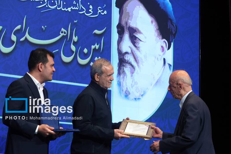 درد و دل دانشمندان برگزیده کشور با رئیس جمهور