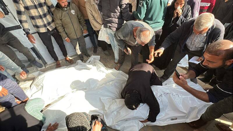 بمباران استراتژیک یمن؛ تعلیق پروازها در سرزمینهای اشغالی/ حمله صهیونیستها به کاروان کمکهای غذایی ویژه کودکان/ رقم تکاندهنده شهدای غزه؛ ۳۶۷۳ شهید در کمتر از ۳ ماه