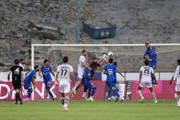 کاپیتان سابق آبیپوشان:مدیران استقلال خواب نمانند؛ نقش سیدروف مشخص شود