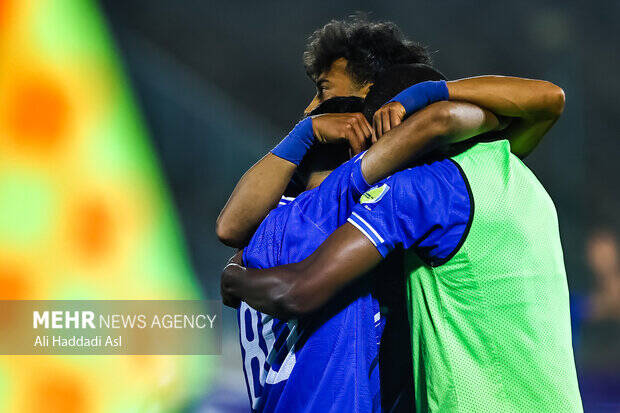 کاپیتان سابق آبیپوشان:مدیران استقلال خواب نمانند؛ نقش سیدروف مشخص شود