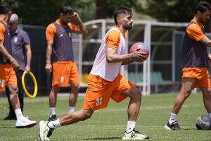 مدافع تراکتور: می‌خواهم پیراهن تیم ملی را در جام جهانی ۲۰۲۶ بر تن کنم