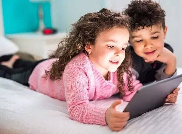 ديجيتال،جهان،ابزارهاي،كودكان،دنياي،كودك،والدين،مساله،گوشي،را ...