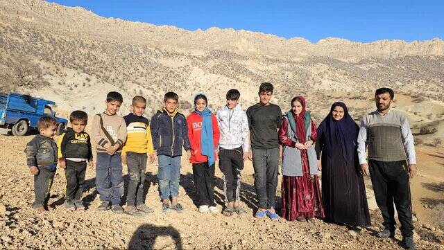 تولد دهمین فرزند یک خانواده در چهارمحال و بختیاری / فرزند برکت است