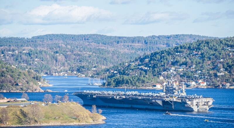 بازگشت ناو "هری اس ترومن" و تغییر فرماندهی آن در میانه مسیر
